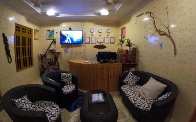 Adroit Beach Inn