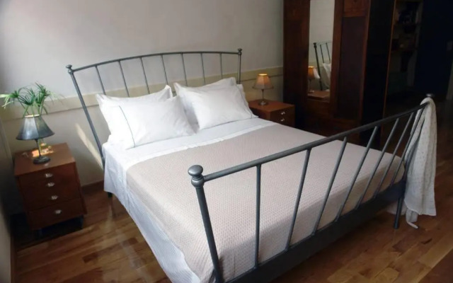 Unique - Spacious Studio with rooftop / Thissio