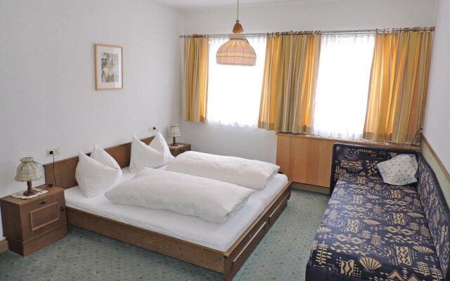 Stunning Apartment in Schnann With 2 Bedrooms and Wifi