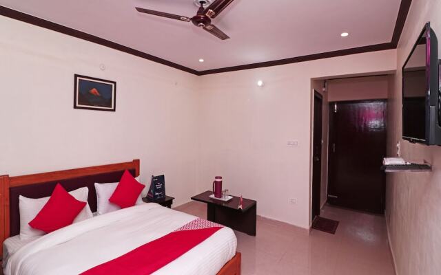 Oyo 15528 Green Roof Hotel & Resort