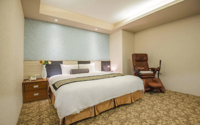 Golden Age Hotel
