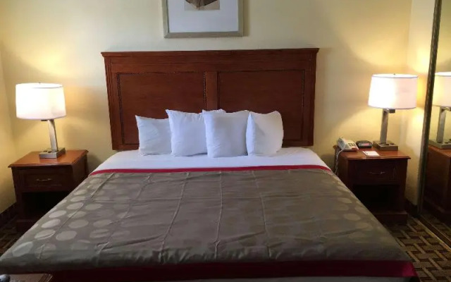Ramada By Wyndham Tempe Near Asu