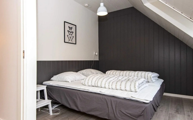 6 Person Holiday Home in Hovborg