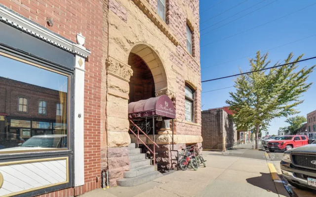 Downtown Yankton Suite: Walk to Restaurants!