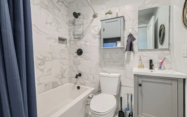 Lakewood Heights Comfort & Cozy