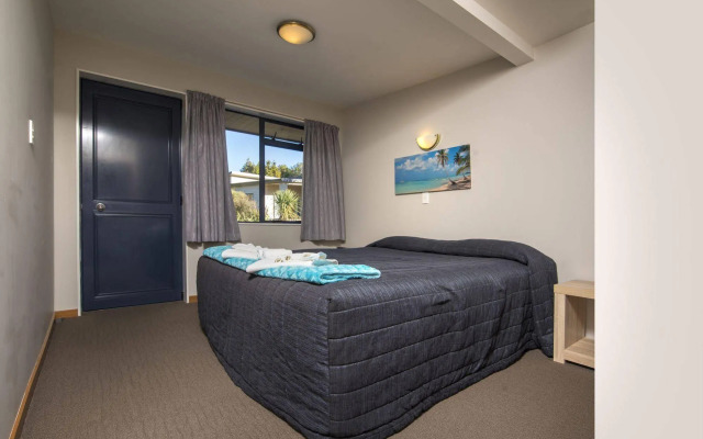 Bay Vista Waterfront Motel Picton