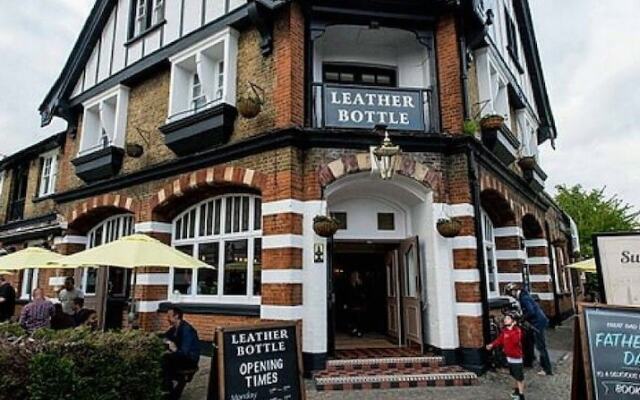 The Olde Leather Bottle