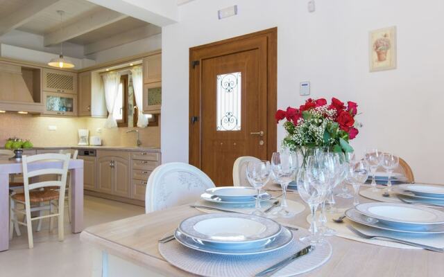 Villa in Crete With Private Pool & Beaches Nearby