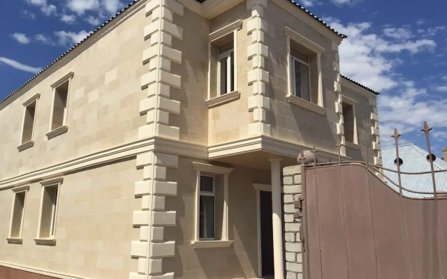 Holiday House на ул. Баганалы 27 (Холидэй Хаус)