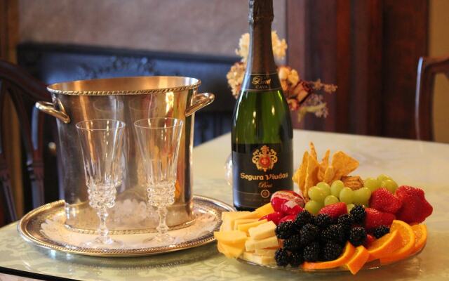 Fleur-de-Lys Mansion