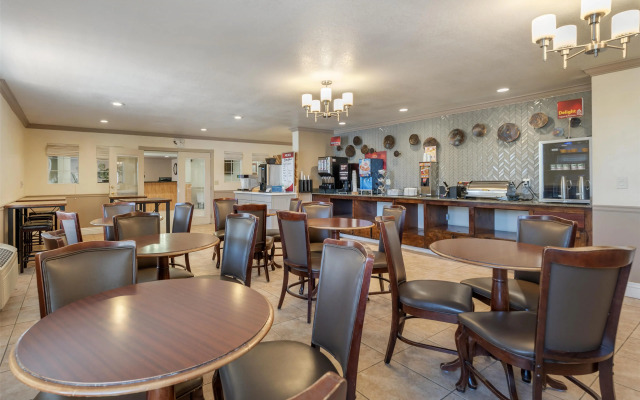 Best Western Plus John Jay Inn & Suites