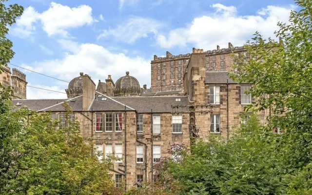 Stylish 2 Bedroom Apartment By Edinburgh Castle