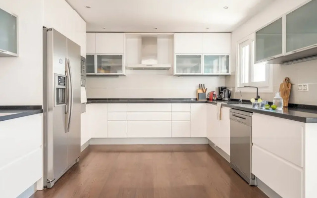 Spacious 3BR Villa with pool and views