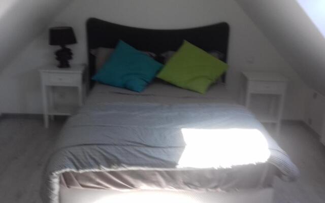 Beau Studio Au Calme Proche de la Cathedrale (Adults Only)