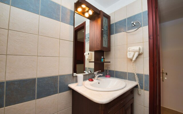 Anemoessa Traditional House