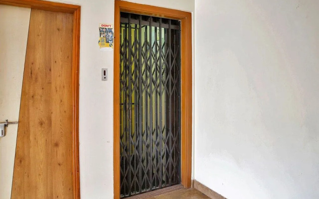 OYO 12020 Hotel Ratna Regency