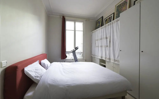 Veeve Champs Élysées Hideaway