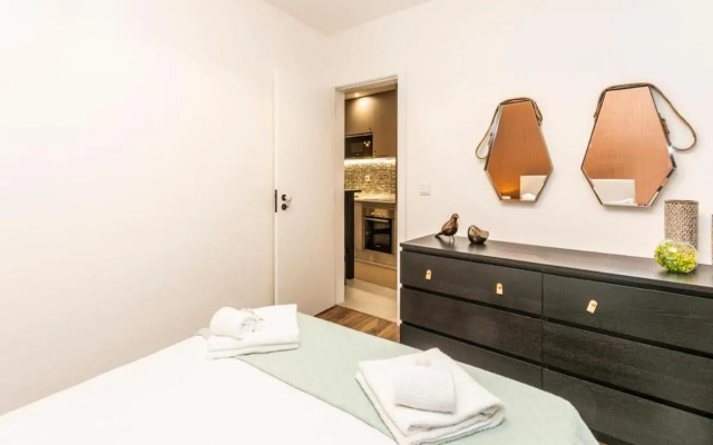 Elegant 2 Bedroom Apartment in Iconic Alfama!