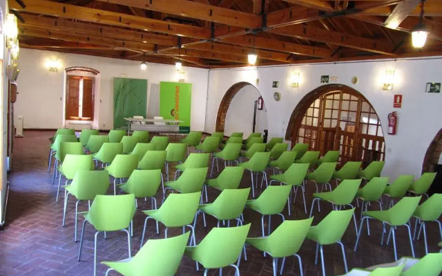 Albergue Inturjoven El Bosque
