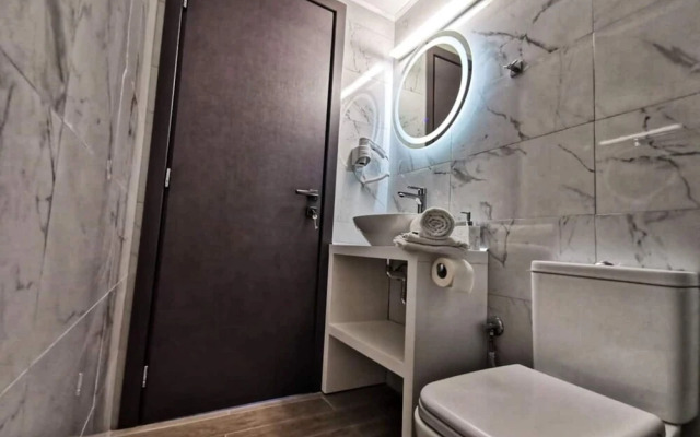 Sunrise Luxury Seaside Apartment