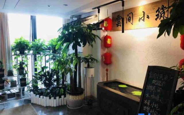 the Villas Hotel (Chongqing North Railway Station)