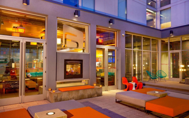 Aloft Bolingbrook