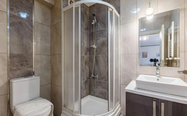 Cozy Flat Near Public Transportation in Tuzla