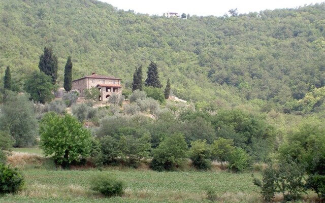 Remarkable 1-bed House in Pieve A Presciano