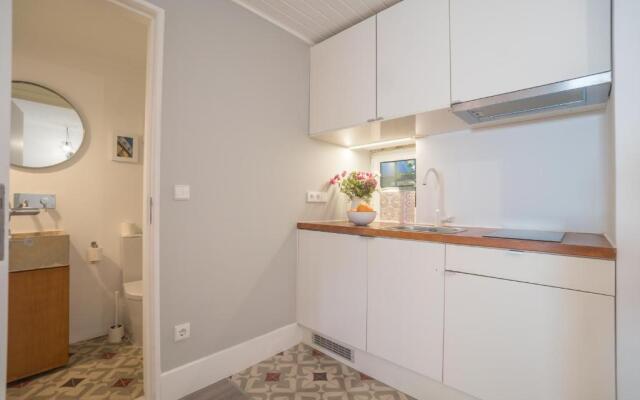 Rose Apartments