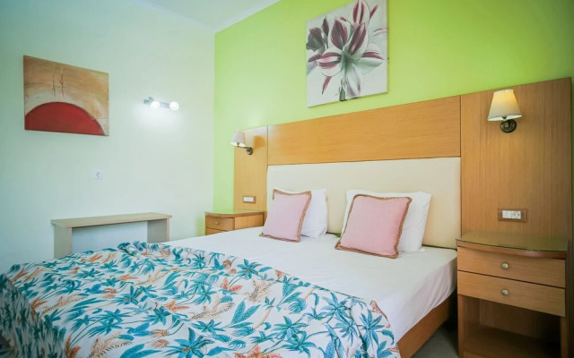 Roseclub Apartments