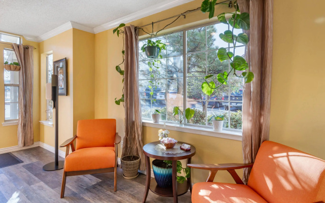 Suburban Studios Albuquerque Midtown - University