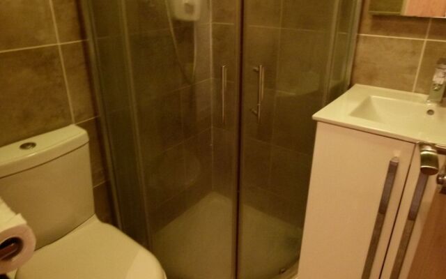 SS Property Hub - City of London Studio Apartment 13