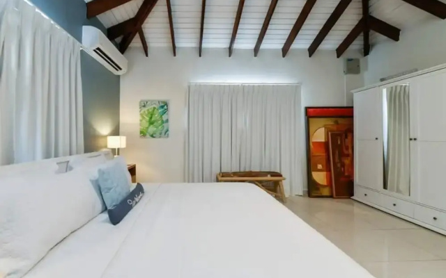 Blue Makini Villa in Noord