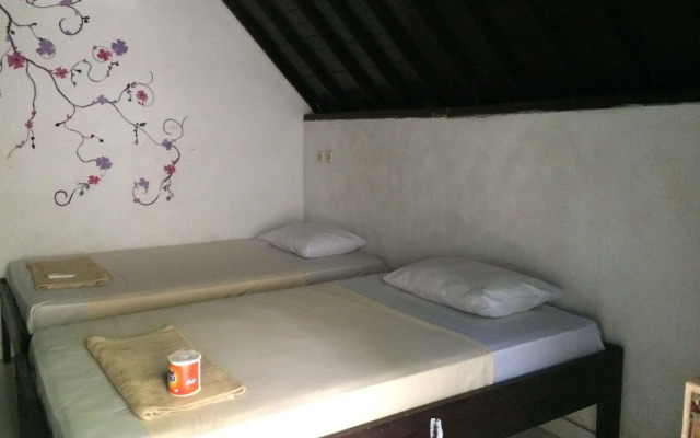 Gili Turtle Beach Resort