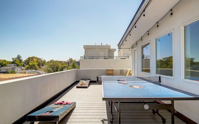 Sleek Modern Townhome in Heart of Denver