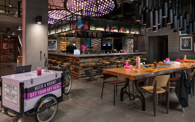 Moxy San Diego Downtown/Gaslamp Quarter