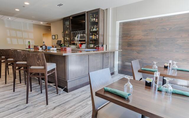 Holiday Inn Knoxville N - Merchant Drive by IHG
