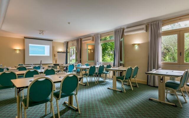 Logis Hôtels- Hôtel et Restaurant Domaine de Fompeyre