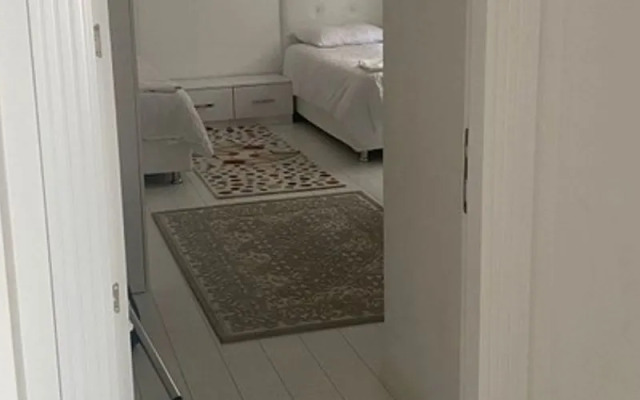 Ismail Yilmaz Apart