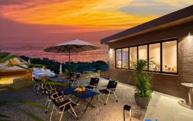 Kite Sea View Courtyard