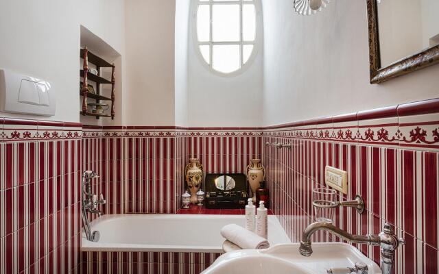 Fancy Apartment in Palazzo Grimaldi by Wonderful Italy