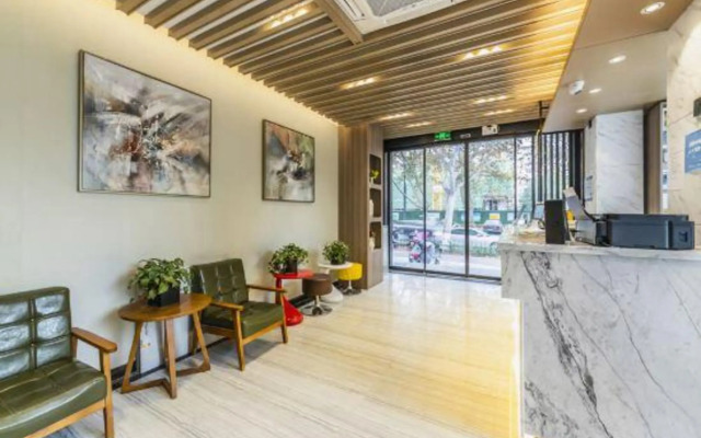 Aibo Hotel