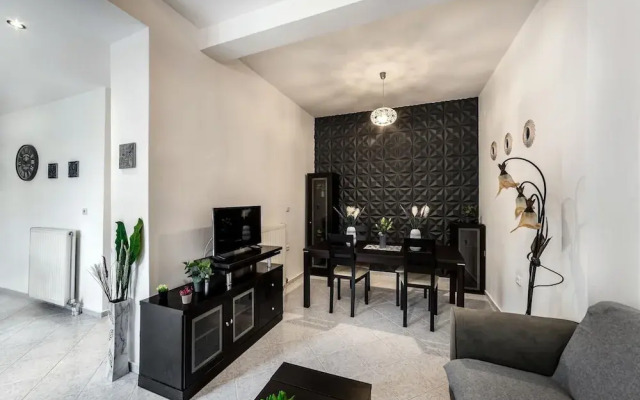 Ariadni Apartment Garden View
