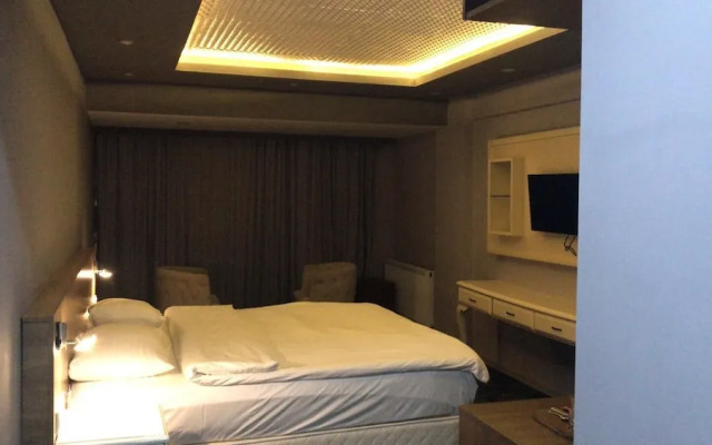 Arnavutkoy House Hotel