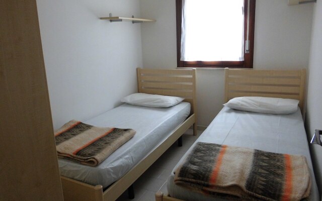 Serene Flat With Balcony and Pool - Beahost