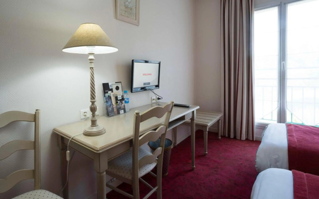 Brit Hotel Du Perche