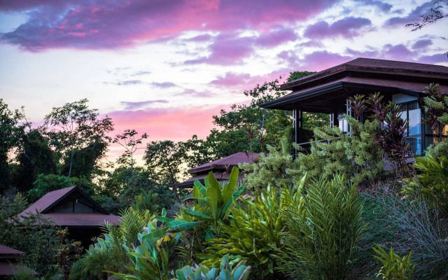 Tiki Villas Rainforest Lodge & Spa