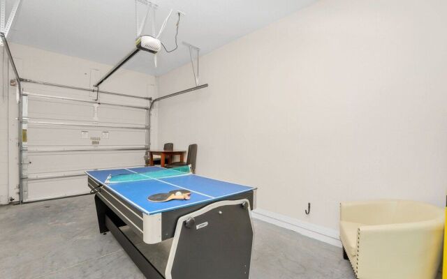 Crown Villa Compass Bay