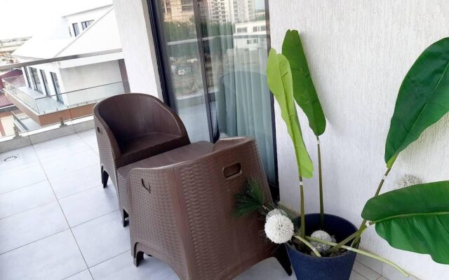 Immaculate Beauty Gem-5 Star Location- Pools - Gym