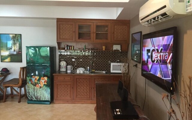 Summer Breeze Hotel